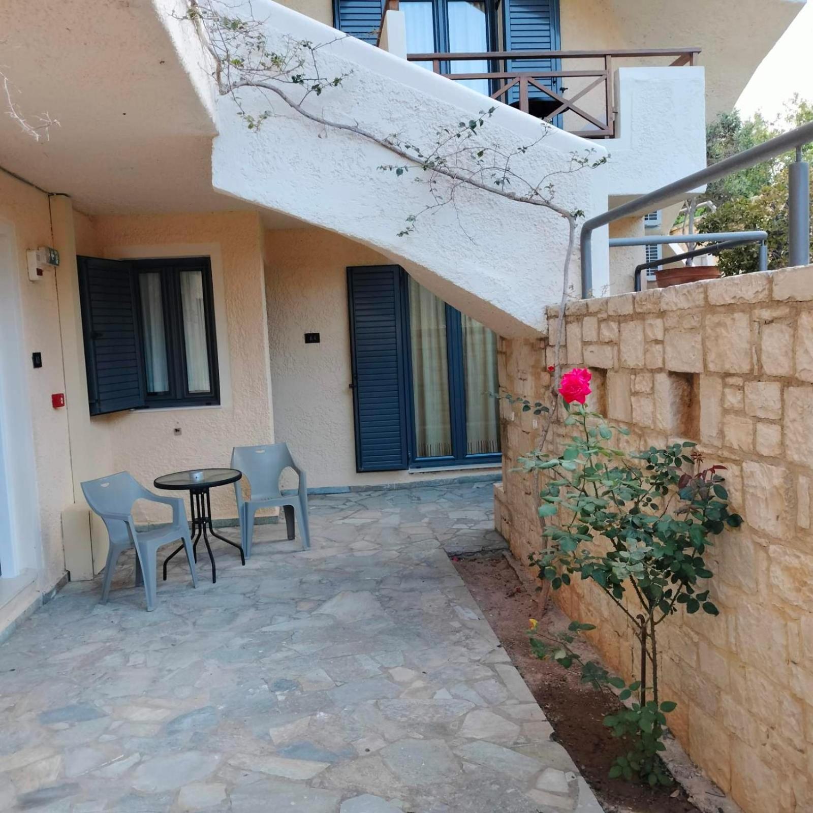 Nancy - Chara Apartments Karteros Dış mekan fotoğraf